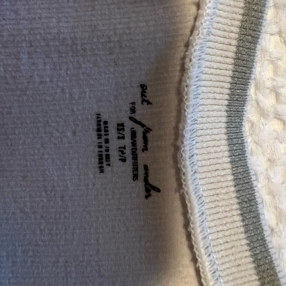 Urban Outfitters Go for Gold Seemless Top Ivory XS/S - Picture 4 of 4